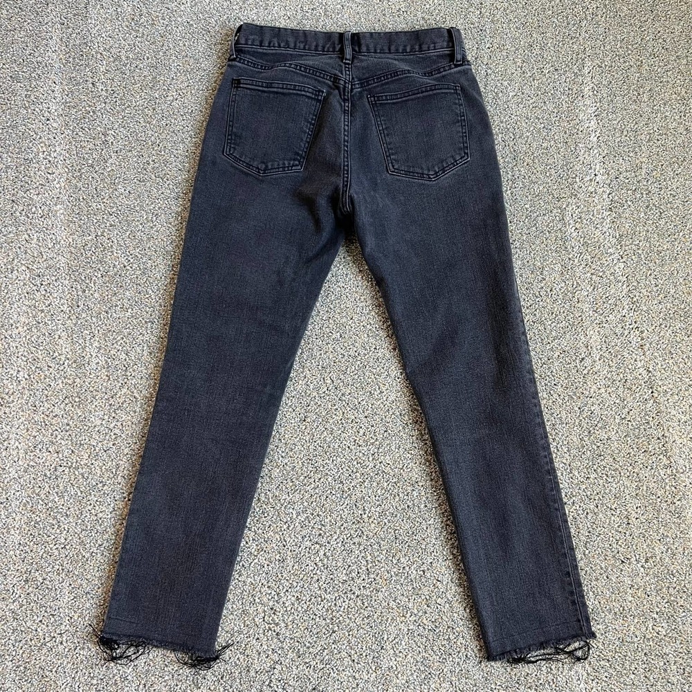 Gap Best Girlfriend High Rise Crop Jeans Women’s 26 Stretch Raw Hem Black Denim - Picture 2 of 7